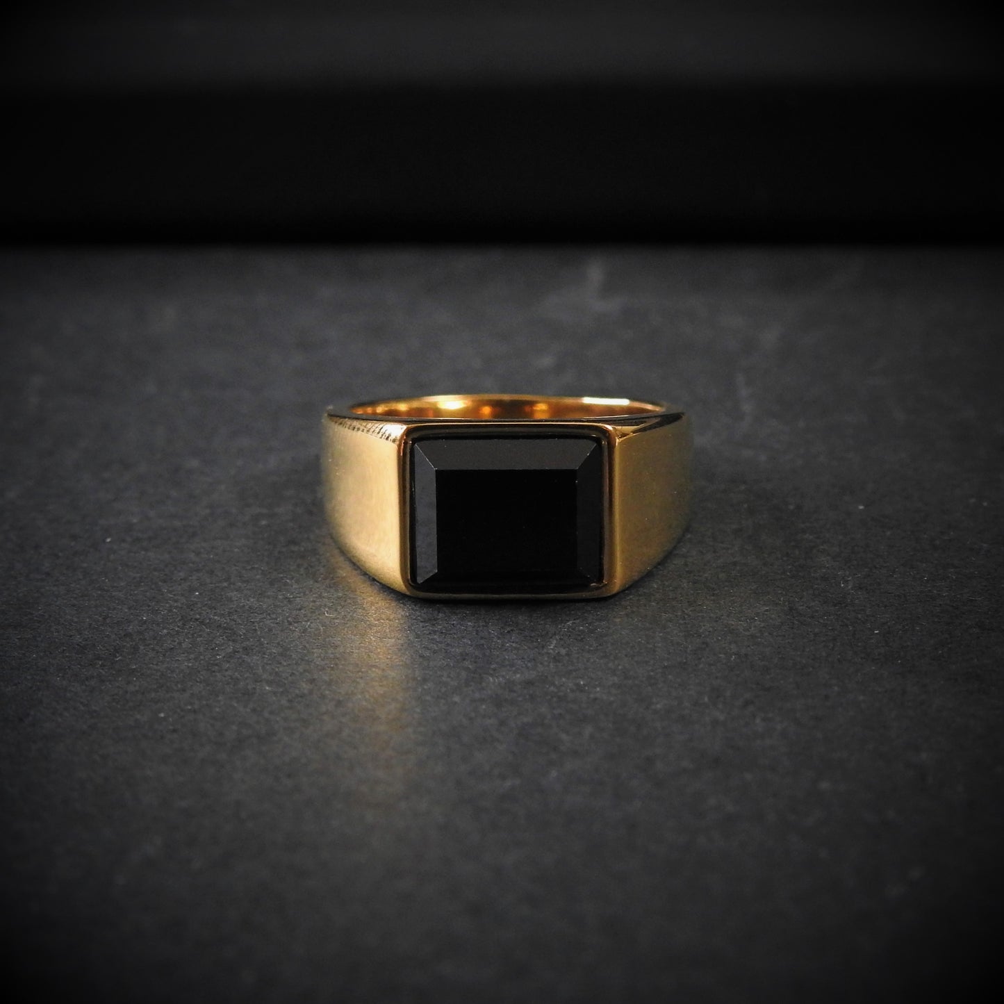 Black Gem ring - Gold Dealers